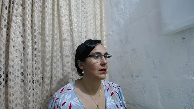 Snapshot of gabbyparker_ chatting on September 29, 2025, 9:38 am gabbyparker  online show from September 29, 2025, 9:38 am