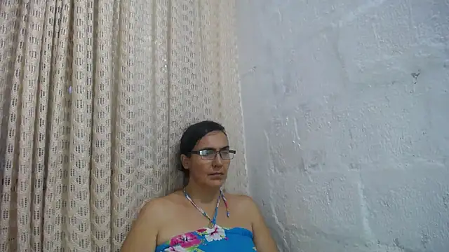 gabbyparker  online show from April 30, 2026, 10:58 pm