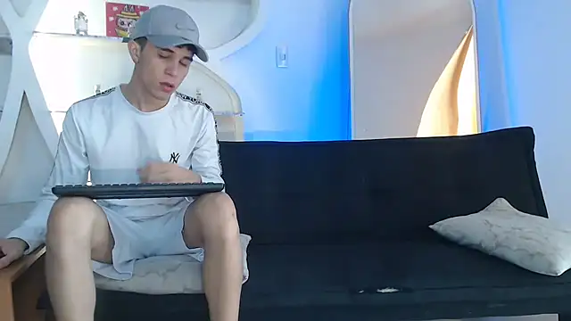 Snapshot of THREE_GUYS_HOT chatting on October 6, 2025, 7:36 pm THREE GUYS HOT online show from October 6, 2025, 7:36 pm