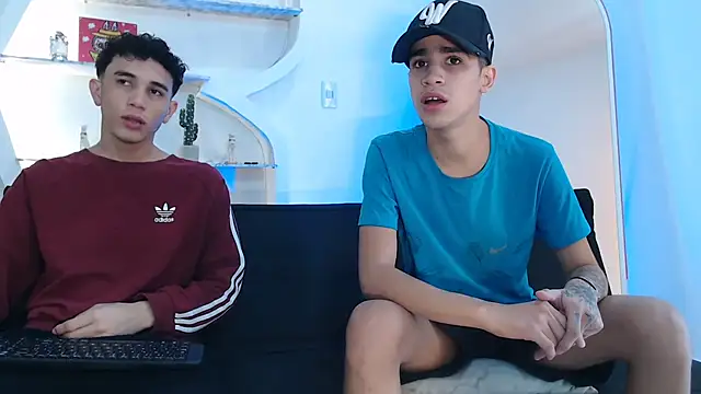 Snapshot of THREE_GUYS_HOT chatting on October 18, 2025, 7:27 pm THREE GUYS HOT online show from October 18, 2025, 7:27 pm