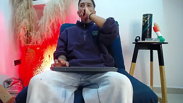 Snapshot of Ram_Swain chatting on September 24, 2025, 3:24 am Ram Swain online show from September 24, 2025, 3:24 am