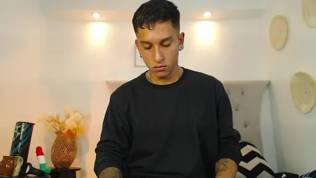 Snapshot of Ram_Swain chatting on September 20, 2025, 3:44 am Ram Swain online show from September 20, 2025, 3:44 am