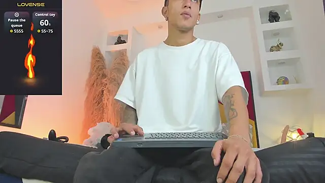 Snapshot of Ram_Swain chatting on October 23, 2025, 12:59 pm Ram Swain online show from October 23, 2025, 12:59 pm