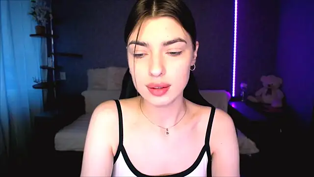 Dianaa Lee0 online show from June 18, 2026, 3:39 pm