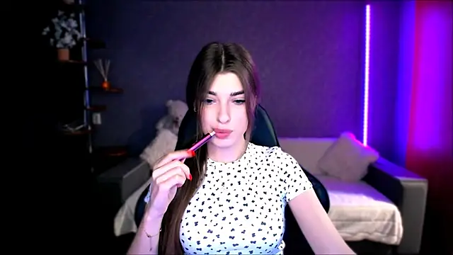 Dianaa Lee0 online show from September 26, 2025, 9:05 am