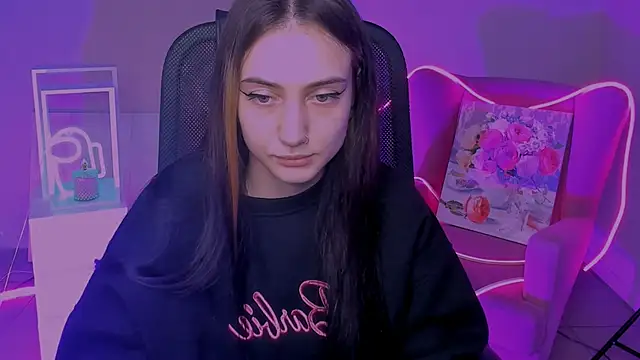 olivianorton online show from October 11, 2025, 12:28 pm