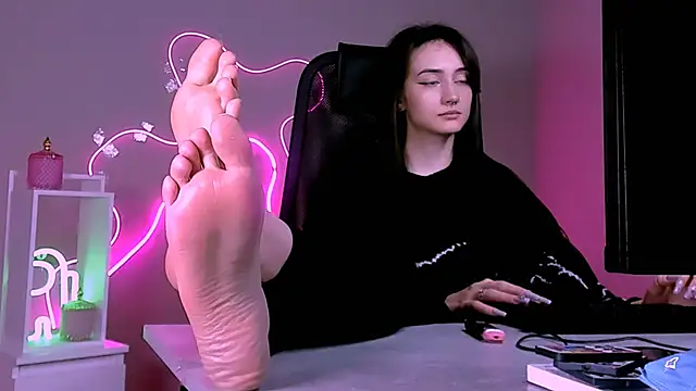 Snapshot of olivianorton chatting on February 24, 2026, 3:02 pm olivianorton online show from February 24, 2026, 3:02 pm