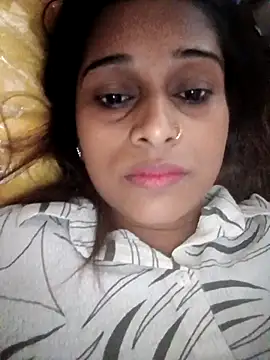 hotshreya69 online show from October 17, 2025, 8:39 am