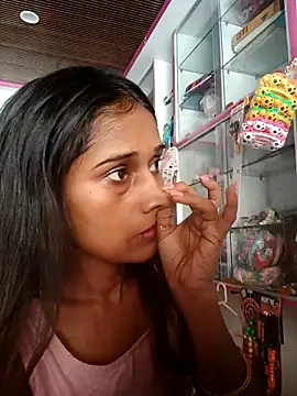 hotshreya69 online show from September 28, 2025, 6:31 am