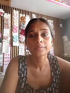 hotshreya69 online show from September 27, 2025, 9:37 am