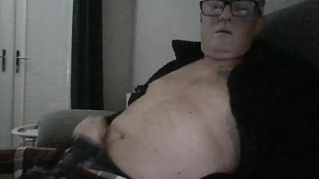 Snapshot of naughtygrandad1 chatting on October 7, 2025, 4:24 am naughtygrandad1 online show from October 7, 2025, 4:24 am