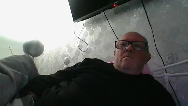 Snapshot of naughtygrandad1 chatting on October 24, 2025, 6:45 am naughtygrandad1 online show from October 24, 2025, 6:45 am