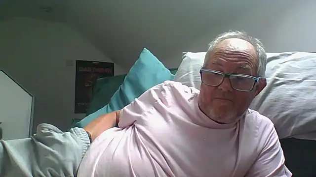 Snapshot of naughtygrandad1 chatting on May 19, 2026, 5:09 pm naughtygrandad1 online show from May 19, 2026, 5:09 pm
