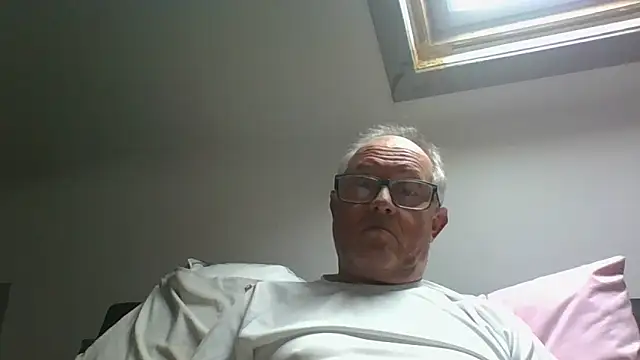 Snapshot of naughtygrandad1 chatting on May 7, 2026, 5:49 pm naughtygrandad1 online show from May 7, 2026, 5:49 pm