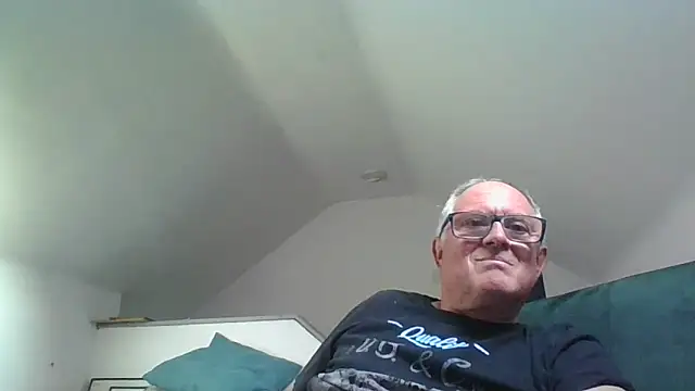 Snapshot of naughtygrandad1 chatting on May 11, 2026, 6:27 pm naughtygrandad1 online show from May 11, 2026, 6:27 pm