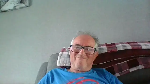 Snapshot of naughtygrandad1 chatting on June 3, 2026, 6:14 am naughtygrandad1 online show from June 3, 2026, 6:14 am
