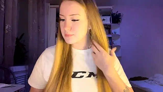 PandaFluff online show from September 25, 2025, 4:13 pm