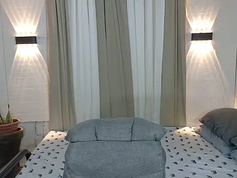 Snapshot of avery_in_paradisexx chatting on October 12, 2025, 9:49 pm avery in paradisexx online show from October 12, 2025, 9:49 pm