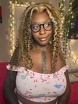 MistiSavannah online show from July 26, 2026, 2:07 am