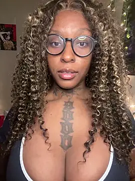 MistiSavannah online show from April 30, 2026, 1:45 am