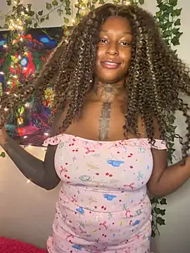 MistiSavannah online show from July 25, 2026, 12:22 pm