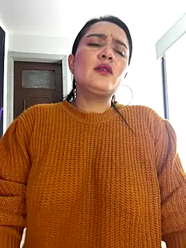 Rouse69  online show from December 17, 2025, 6:18 am