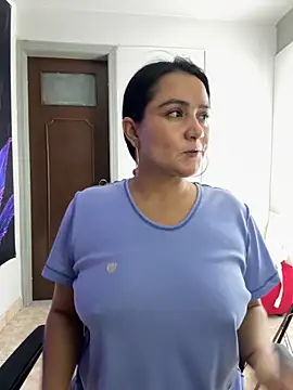 Snapshot of Rouse69_ chatting on October 31, 2025, 11:07 am Rouse69  online show from October 31, 2025, 11:07 am