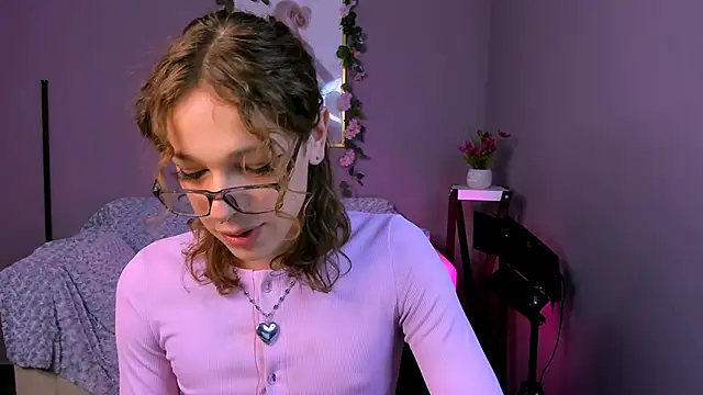 Snapshot of kevi_sunn chatting on October 2, 2025, 9:23 am kevi sunn online show from October 2, 2025, 9:23 am