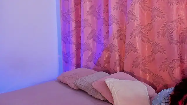 Snapshot of riley_bensongh chatting on February 14, 2026, 9:04 pm riley bensongh online show from February 14, 2026, 9:04 pm