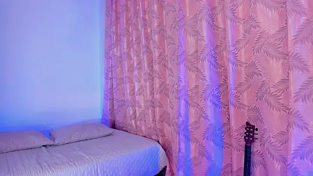 Snapshot of riley_bensongh chatting on November 9, 2025, 10:36 pm riley bensongh online show from November 9, 2025, 10:36 pm