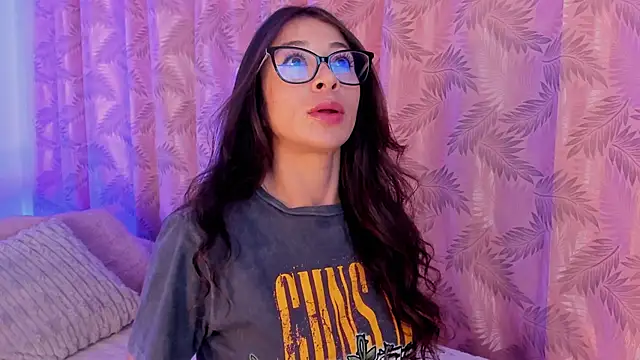 Snapshot of riley_bensongh chatting on October 9, 2025, 12:11 am riley bensongh online show from October 9, 2025, 12:11 am