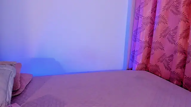 Snapshot of riley_bensongh chatting on February 6, 2026, 9:33 pm riley bensongh online show from February 6, 2026, 9:33 pm