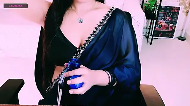 My Rose online show from April 18, 2026, 7:58 pm