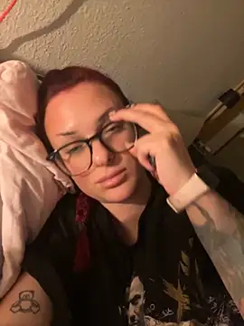 Snapshot of OliviaaFischer chatting on October 14, 2025, 10:42 pm OliviaaFischer online show from October 14, 2025, 10:42 pm