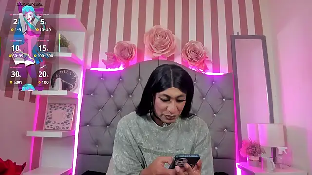 Lucia-Horny24 online show from September 19, 2025, 12:31 pm