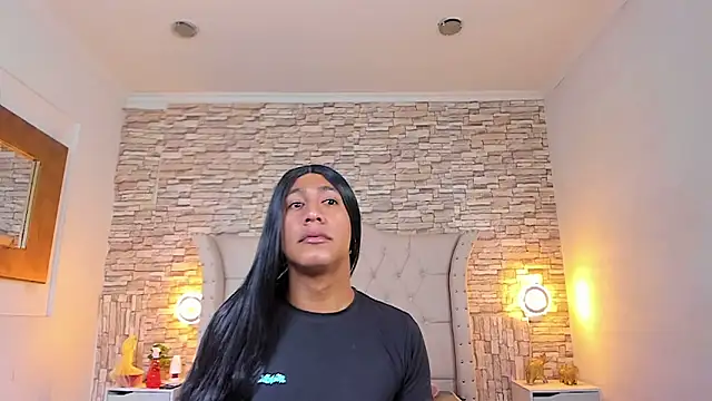 Lucia-Horny24 online show from October 17, 2025, 7:26 pm