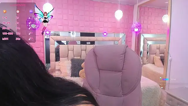  laaura  online show from October 10, 2025, 7:25 pm