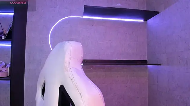 Snapshot of RenataLeclair chatting on October 8, 2025, 4:08 pm RenataLeclair online show from October 8, 2025, 4:08 pm