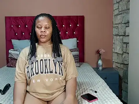 EmmyLove1 online show from September 22, 2025, 2:23 pm