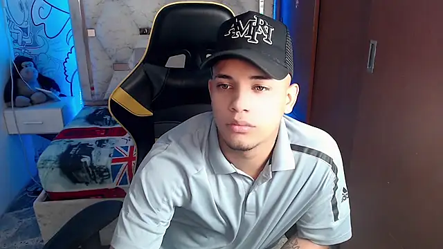 Eskayler  online show from September 9, 2025, 12:58 pm