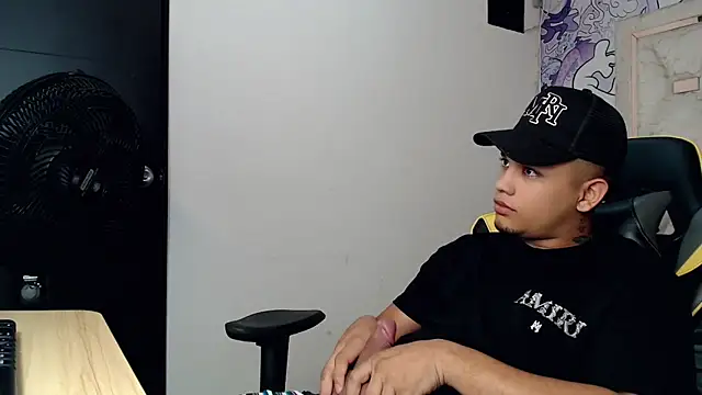 Eskayler  online show from September 13, 2025, 3:45 pm