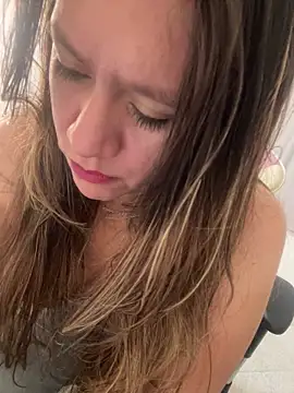 emma hot2006 online show from November 30, 2025, 5:14 pm