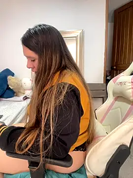 emma hot2006 online show from September 29, 2025, 5:29 pm