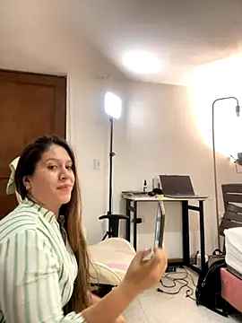 emma hot2006 online show from October 20, 2025, 5:46 pm