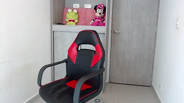 Snapshot of Chanell_mina chatting on November 8, 2025, 3:43 am Chanell mina online show from November 8, 2025, 3:43 am