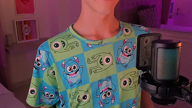 imDamiano online show from October 6, 2025, 11:49 pm