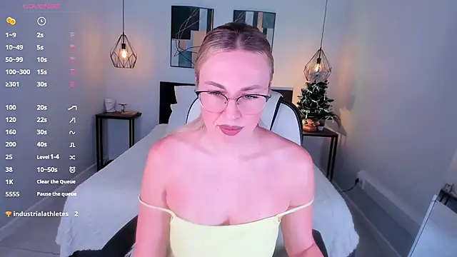 Lexi terele online show from December 15, 2025, 6:41 am