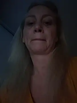 merlyn4 online show from November 28, 2025, 8:47 am