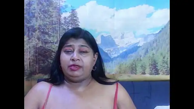 Snapshot of indianhoney694u chatting on February 3, 2026, 6:40 am indianhoney694u online show from February 3, 2026, 6:40 am
