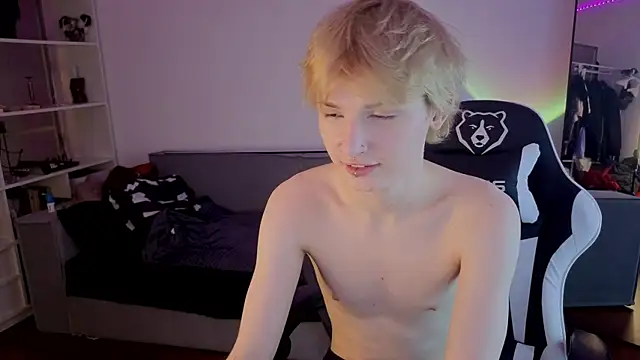 Snapshot of Your_avatar chatting on October 2, 2025, 8:34 pm Your avatar online show from October 2, 2025, 8:34 pm